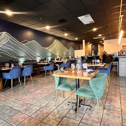 Zen Sushi & Sake - Dining area