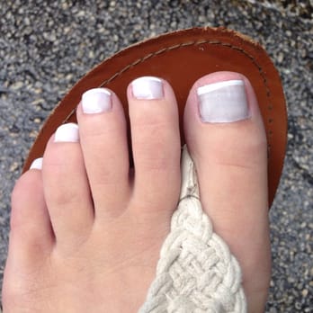 VIP Lao Nails - Uneven French tip line. She had to redo this toe 2x. - Nail Salons Near Me - Miami, Florida
