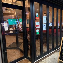 Las Margaritas - Open signs when they are closed (11pm Thursday)