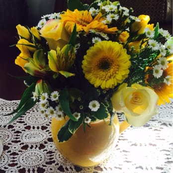 Lavender - Gorgeous sunny arrangement - Florists Near Me - Groton, Massachusetts