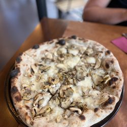 Sapori e Delizie - White pizza with mushrooms and artichokes so delicious