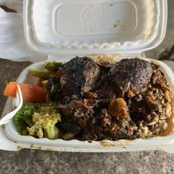 7 Spices Carribean Restaurant - Jerk Chicken