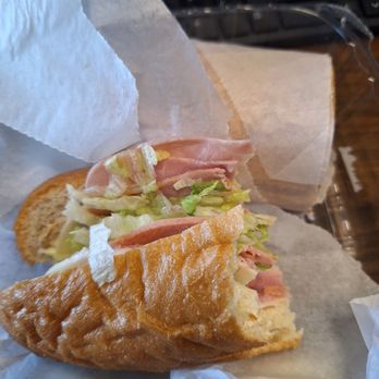 Graul's Market - Dry sandwich even though I asked for condiments - Grocery Near Me - Annapolis, Maryland