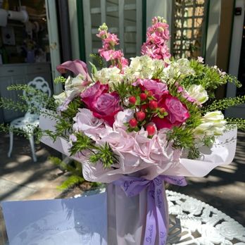 Jj Studio - Graduation- Premium arrangement - Florists Near Me - Pleasanton, California Jj Studio - Graduation- Premium arrangement - Florists Near Me - Pleasanton, California