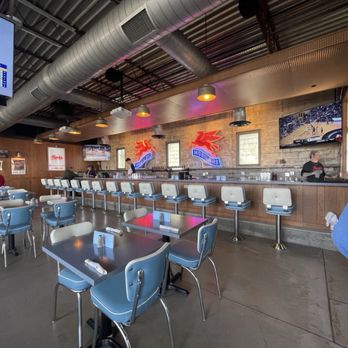 HANK’S GARAGE & GRILL - Updated May 2025 - 80 Photos & 23 Reviews