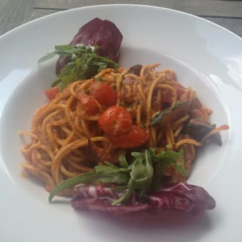 Lorbeer - Spaghetti with fresh vegetables - Modern European Near Me - Berlin, BE