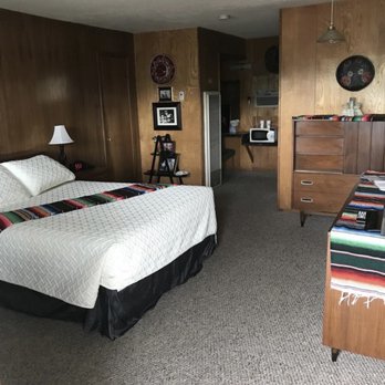 Raton Pass Motor Inn - The Sombrero room - Hotels Near Me - Raton, New Mexico