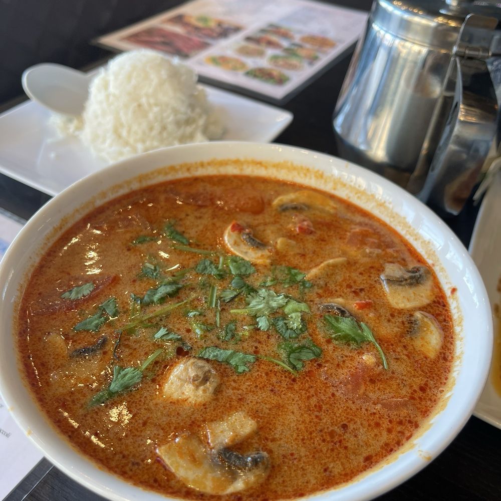 Tom yum soup (8 star!) Tom yum soup (8 star!)