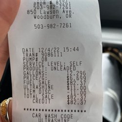 Woodburn Arco Am-Pm Mini-Mart - This is insane.