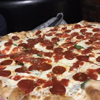 Grimaldi's Pizzeria - Pepperoni & Spinach 16" pizza - Pizza Near Me - Allen, Texas