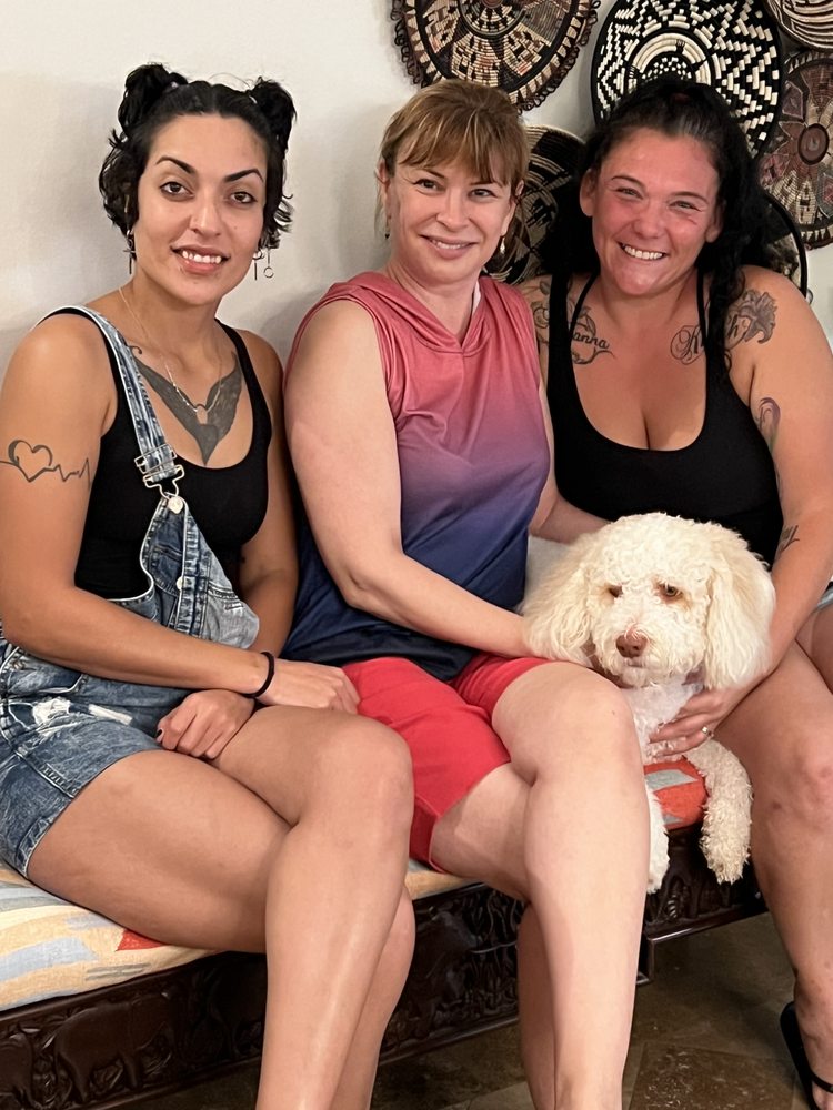 POOCHIE TOWN POSSE Updated July 2024 32 Photos Vero Beach, Florida Pet Sitting Phone