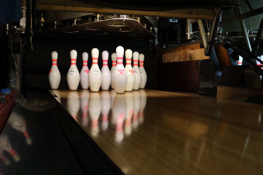 Gale's Lanes Logo