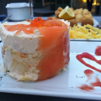 Terraza Lobbo - Ensaladilla de salmón - Spanish Near Me - Madrid, M