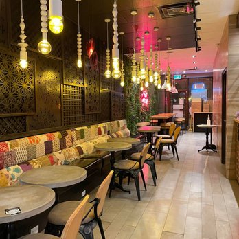 Bingsu Bean - Interior - Desserts Near Me - Toronto, Ontario