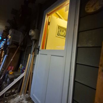 Iron Oak Innovations - The after picture of installation of storm door good fit - Handyman Near Me - Kansas City, Kansas Iron Oak Innovations - The after picture of installation of storm door good fit - Handyman Near Me - Kansas City, Kansas