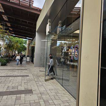 Apple Valencia Town Center - The apple store - Computers Near Me - Valencia, California