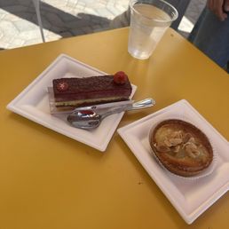 Pink opera and pear/almond tarte