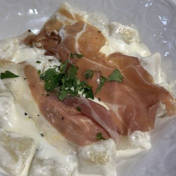 Cucina Moon - Gnocchi cream sauce! - Pasta Shops Near Me - Honolulu, Hawaii Cucina Moon - Gnocchi cream sauce! - Pasta Shops Near Me - Honolulu, Hawaii