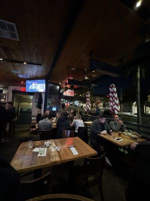 Simmzy's Restaurant Manhattan Beach by null