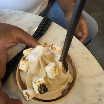 Vaca's Creamery - Apple pie with roasted marshmallows - Ice Cream & Frozen Yogurt Near Me - Chicago, Illinois Vaca's Creamery - Apple pie with roasted marshmallows - Ice Cream & Frozen Yogurt Near Me - Chicago, Illinois