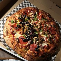 Mineshaft Restaurant - Lake Don Pedro - Motherlode combo pizza