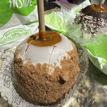 Rocky Mountain Chocolate Factory - Apple pie - Chocolatiers & Shops Near Me - Aurora, Colorado