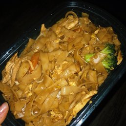 62. Pad Se Ew (with chicken)