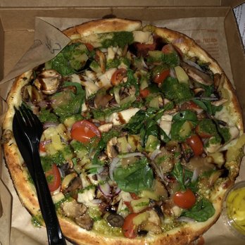 Blaze Pizza - Spinach, mushrooms, mozzarella, tomatoes, roasted onions, raw onions and grilled onions, peppercine, pineapple and balsamic oil. - Pizza Near Me - Brea, California
