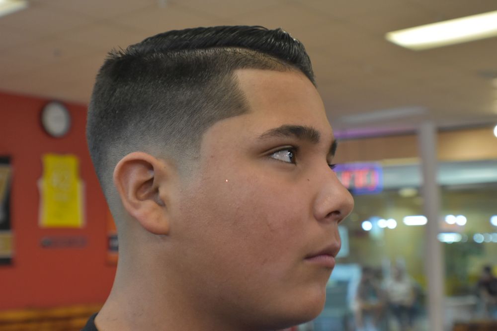 HEADLINERS BARBER SHOP Updated September 2024 49 Photos & 34