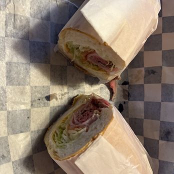 Wellwood Bagels & Bialys - $15.50 for a sandwich - Bagels Near Me - Lindenhurst, New York Wellwood Bagels & Bialys - $15.50 for a sandwich - Bagels Near Me - Lindenhurst, New York