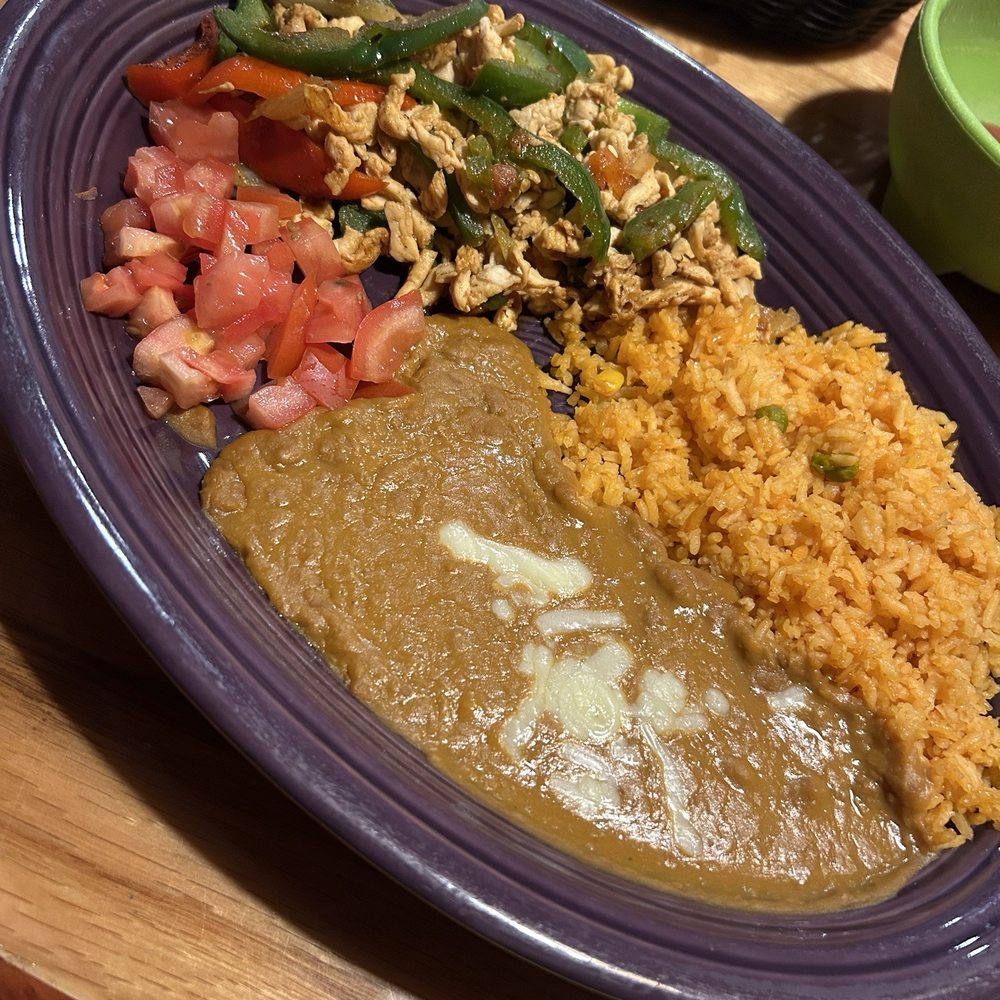 Fiesta Tapatia Mexican Restaurant - Chicken fajita lunch - Mexican Near Me - Forest, Virginia Fiesta Tapatia Mexican Restaurant - Chicken fajita lunch - Mexican Near Me - Forest, Virginia