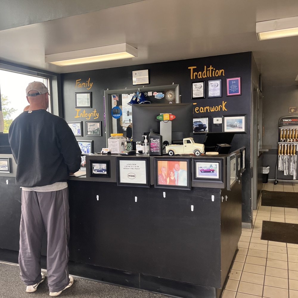 Midas - Interior - Tires Near Me - Tinley Park, Illinois Midas - Interior - Tires Near Me - Tinley Park, Illinois