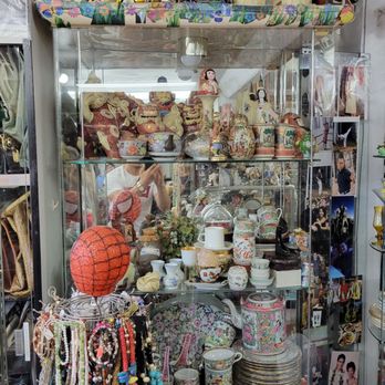 La Parisienne - Used, Vintage & Consignment Near Me - Honolulu, Hawaii La Parisienne - Used, Vintage & Consignment Near Me - Honolulu, Hawaii