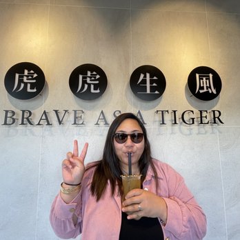 Tiger Sugar - Photo w/my draaaank - Bubble Tea Near Me - Honolulu, Hawaii Tiger Sugar - Photo w/my draaaank - Bubble Tea Near Me - Honolulu, Hawaii