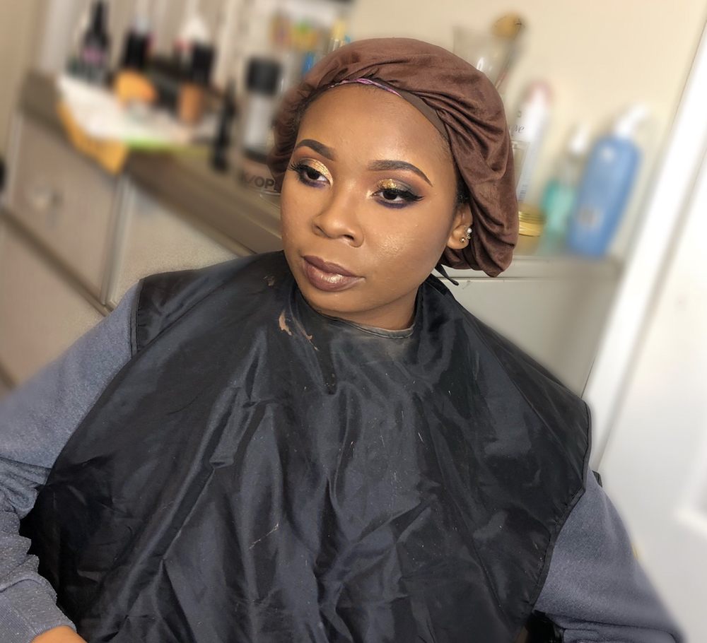 Glammed By Tee Logo