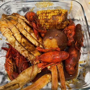 Twin Crab - 1 crab leg, in Cajun hot - Seafood Near Me - Houston, Texas