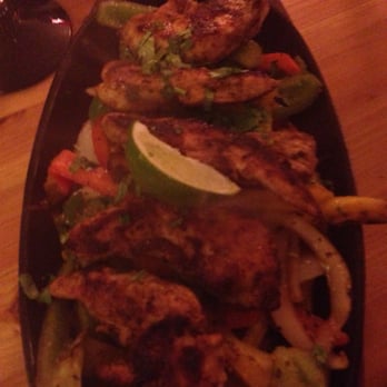 Acapulco Mexican Restaurant - chicken fajitas - Mexican Near Me - Dublin, D