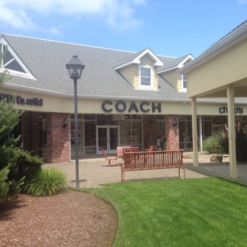 Coach Factory Store - Leather Goods Near Me - Lincoln City, Oregon