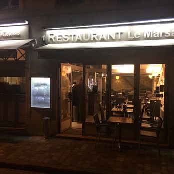 Le Marsala - Outside their restaurant at night. - Pizza Near Me - Bayeux, 14 Le Marsala - Outside their restaurant at night. - Pizza Near Me - Bayeux, 14