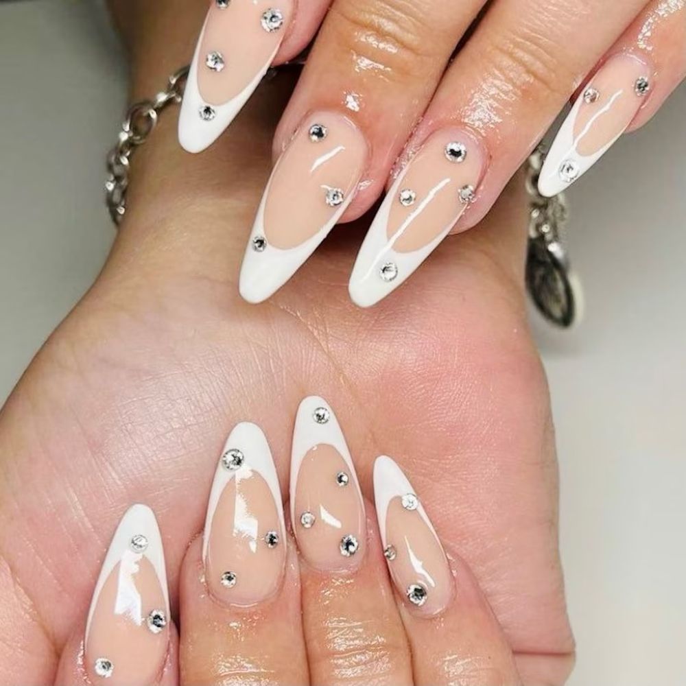 Crystal Nails 3 Logo