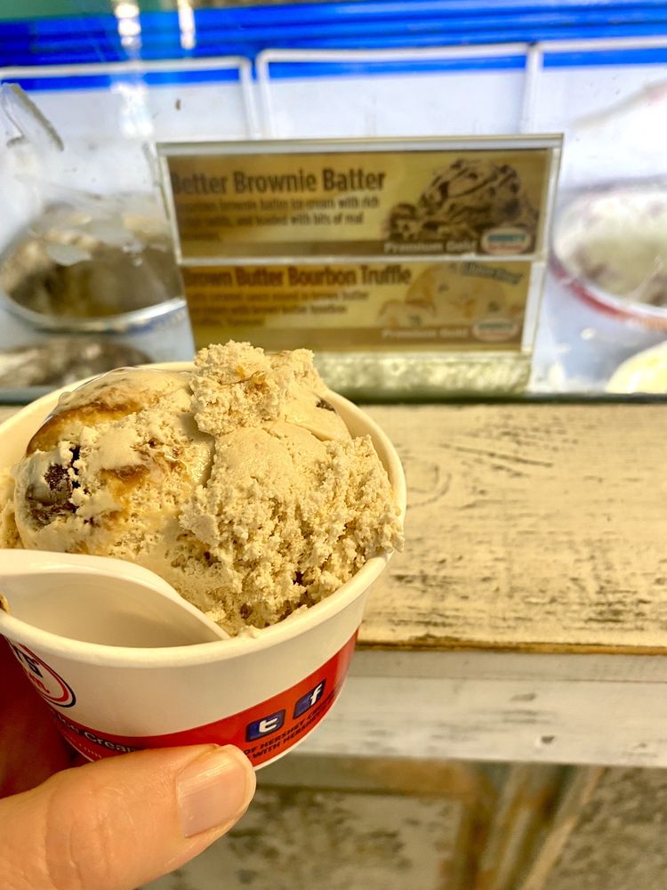 Hershey's Ice Cream Parlor On The Beach, Pensacola Roadtrippers