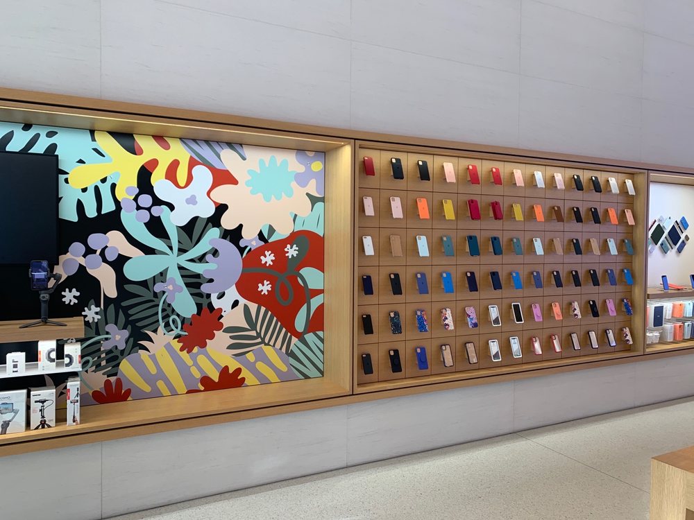 Apple Broadway Plaza