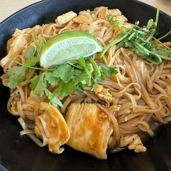 Pei Wei Asian Kitchen - Chicken Pad Thai - Chinese Near Me - San Antonio, Texas Pei Wei Asian Kitchen - Chicken Pad Thai - Chinese Near Me - San Antonio, Texas