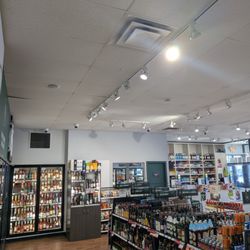 North Shore Liquor Store
