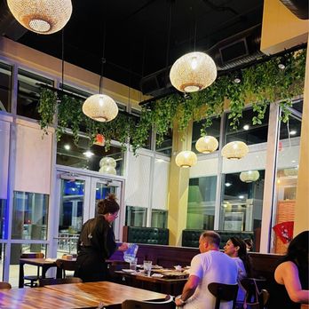 Sushi Umi - Dining area - Sushi Bars Near Me - Tysons, Virginia