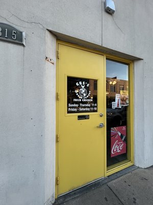 Gus's World Famous Fried Chicken by null