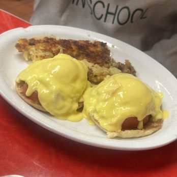 Knotty Pine - Eggs Benedict - Breakfast & Brunch Near Me - Newton, Massachusetts