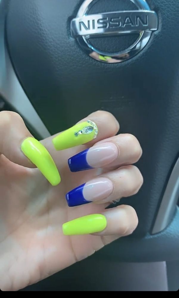 FANCY NAILS Updated September 2024 13 Photos & 18 Reviews 11511 N