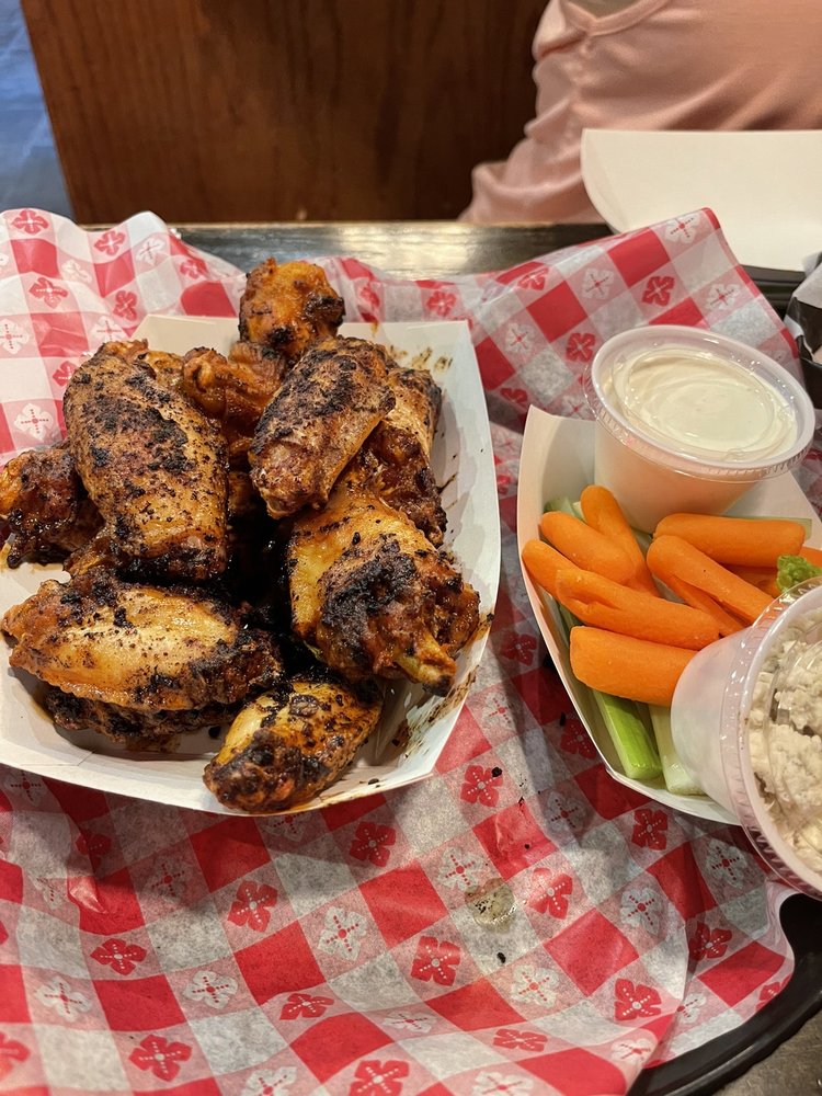 THE WATERING HOLE Updated October 2024 32 Photos & 45 Reviews