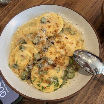 Daisies - Pasta Shops Near Me - Chicago, Illinois